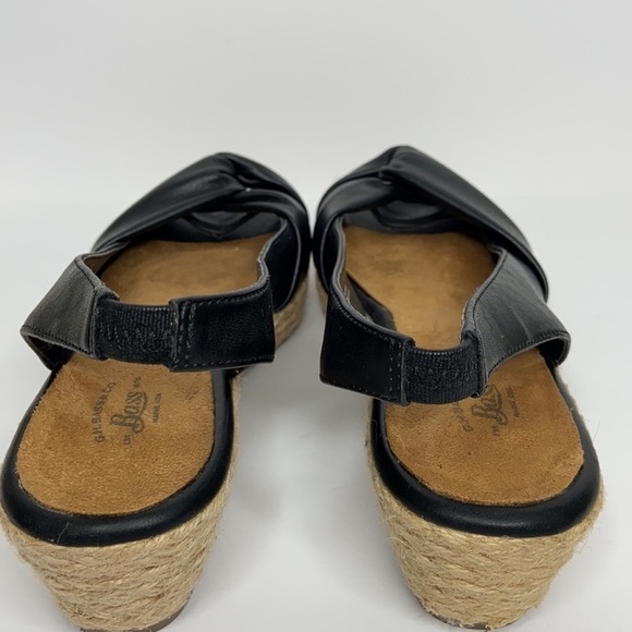 G.H. BASS & Co. Black Wedge Sandals Size 6.5 - Picture 14 of 16